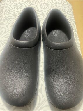 CROCS slip ins black men or women